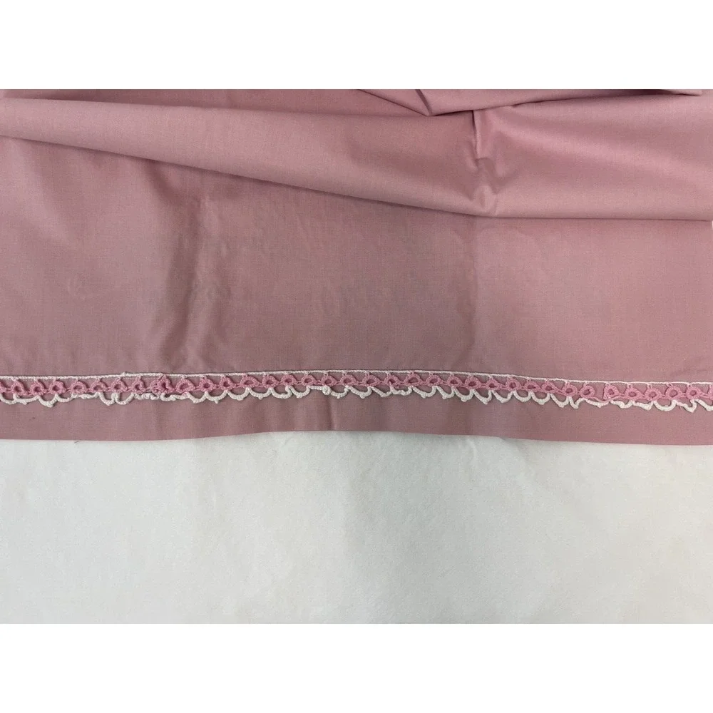 Set Of 2 Hand Embroidered Flower Fan Pink Pillowcases‎ Hand Tatted Edging